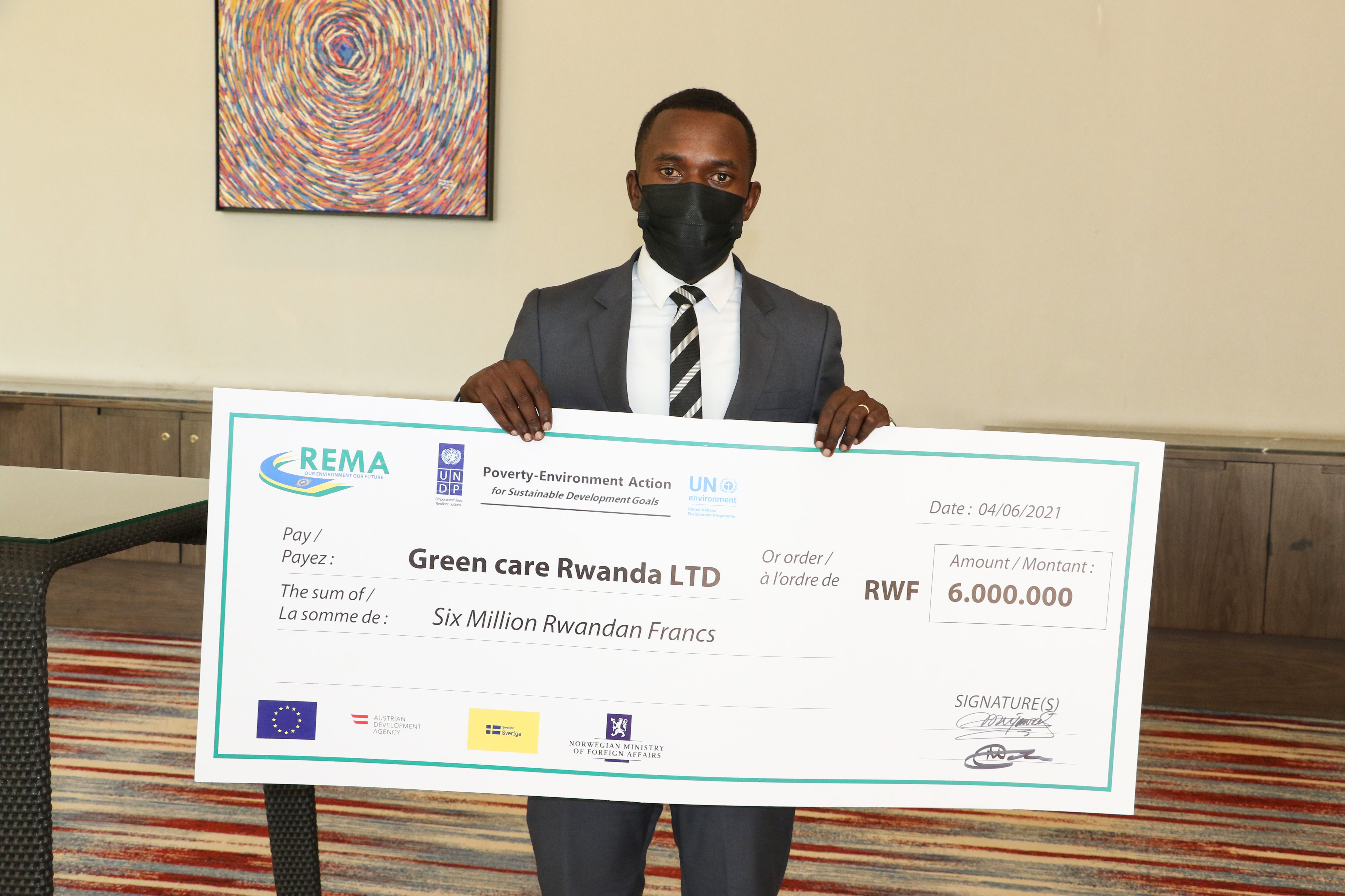 Nizeyimana Noël aheruka gutsinda amarushanwa ya REMA na UNDP ahabwa miliyoni esheshatu z'amafaranga y'u Rwanda
