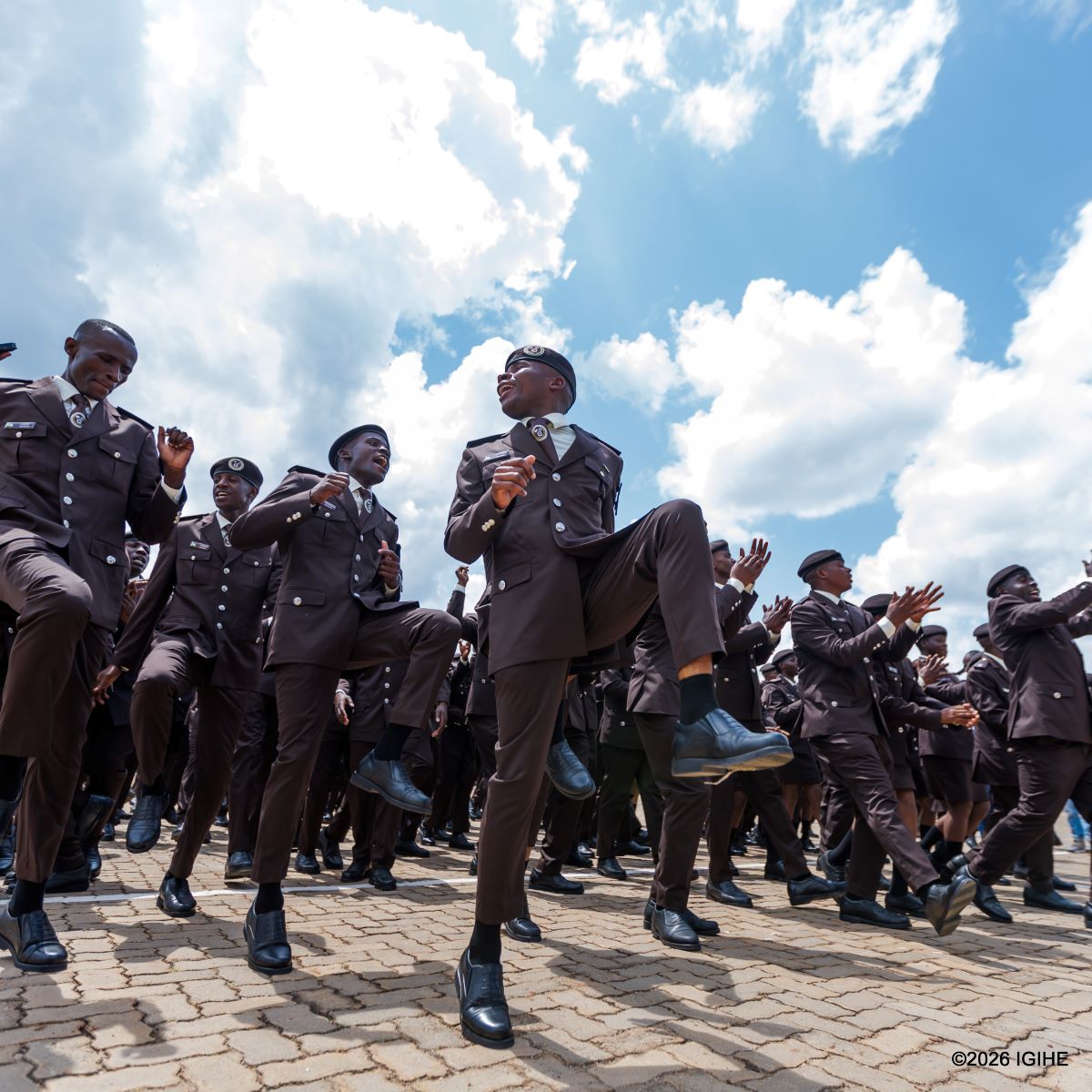 Nyuma yo guhabwa ipeti rya Assitant Inspector, aba bofisiye bacinye akadiho