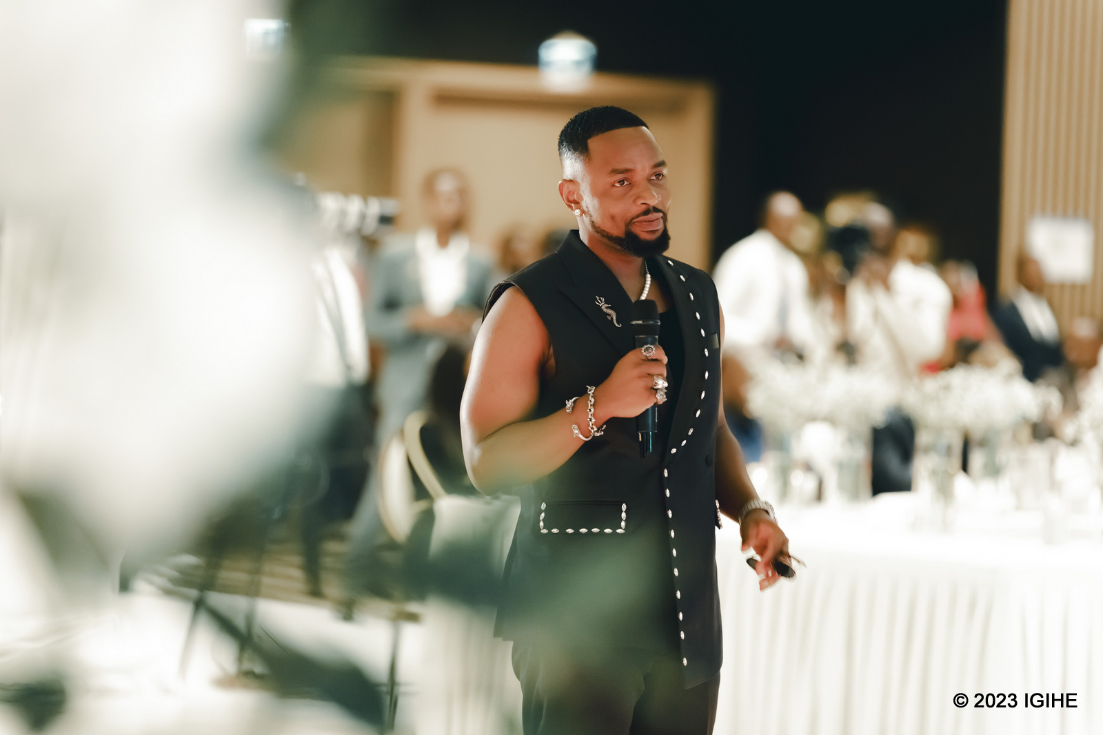 Ommy Dimpoz yatangaje ko ari inshuti ihambaye ya The Ben