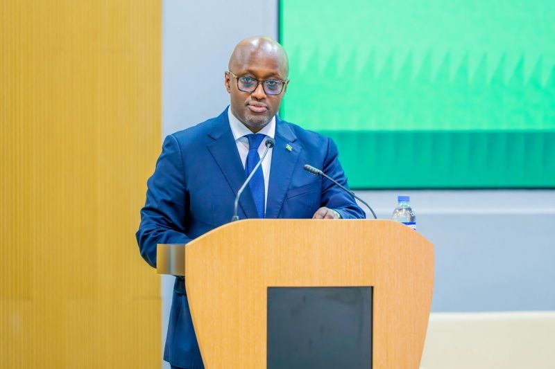 Minisitiri Nduhungirehe yagaragaje ko guteza imbere ibikorwaremezo by'ubwikorezi byafasha Afurika kugabanya ikiguzi ishyira mu gutwara ibicuruzwa