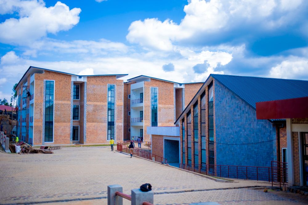 Pacis Hotel yaravuguruwe