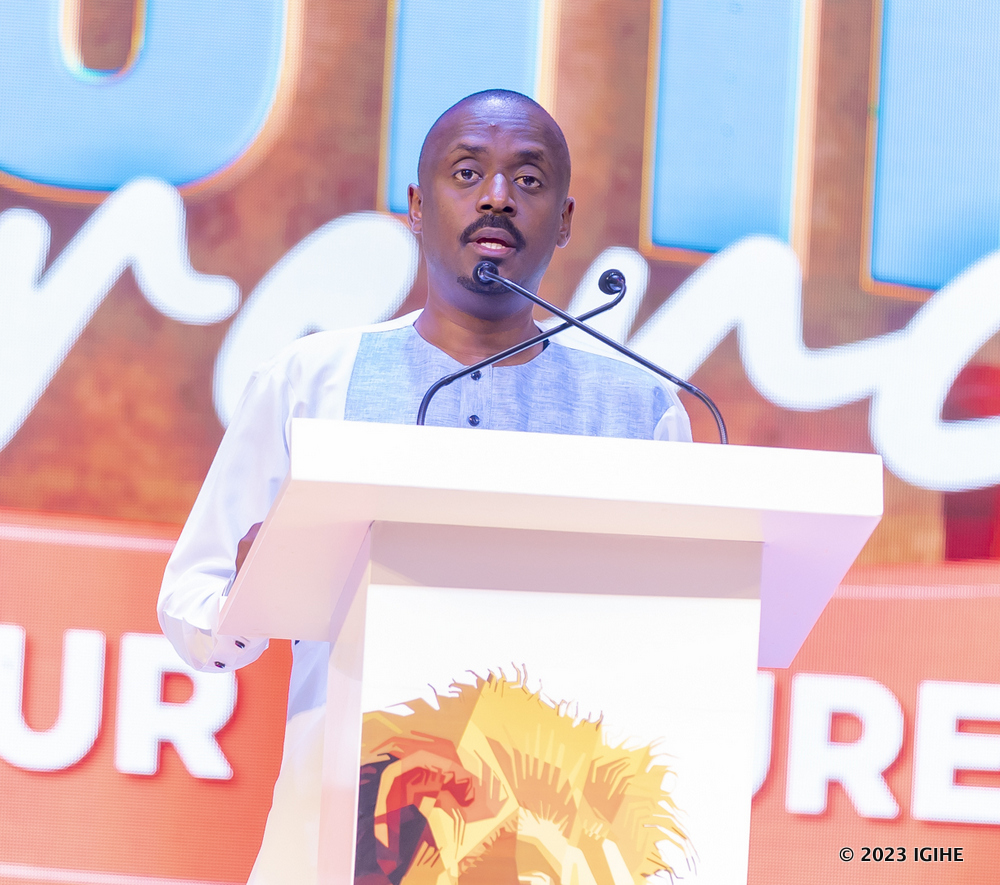 Pasiteri John Faith uhagararaiye inyigisho za BCC mu Rwanda, yashimye abitabiriye igitaramo bateguye