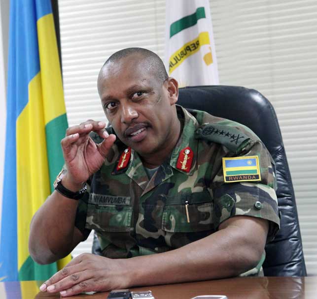 Umugaba mukuru w’Ingabo z’u Rwanda, Gen Patrick Nyamvumba mu kiganiro kirambuye n’ikinyamakuru Izuba Rirashe (Ifoto/J. Mbanda)