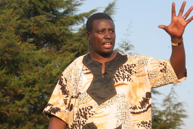 Intumwa y'Imana Dr. Paul Gitwaza akaba ari nawe washinze itorero Zion Temple Celebration centre