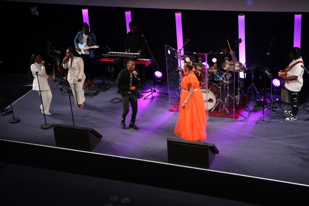 Peace Hoziyana, Emmy Vox na Aline Gahongayire bahuriye ku rubyiniro