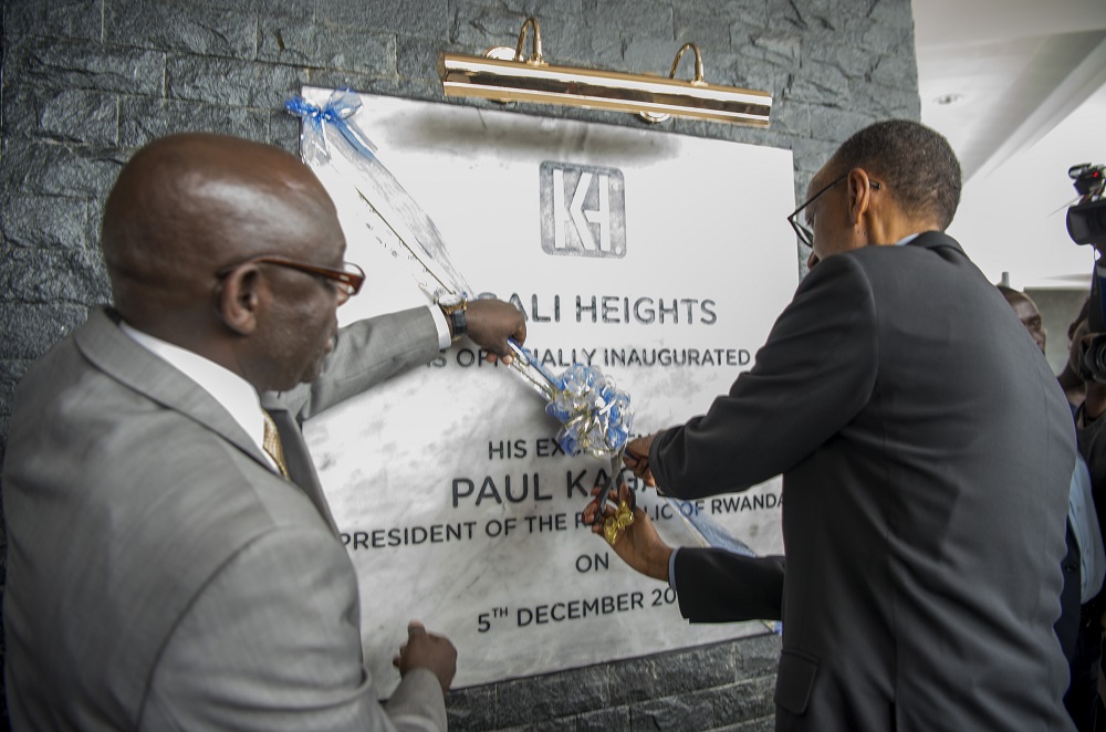Mu 2016 ubwo Perezida Kagame yitabiraga ibirori byo gufungura ku mugaragaro inyubako ya Kigali Heights