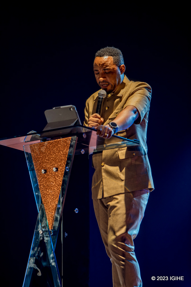 Prophet Ernest Nyirindekwe niwe wabwirije muri iki gitaramo