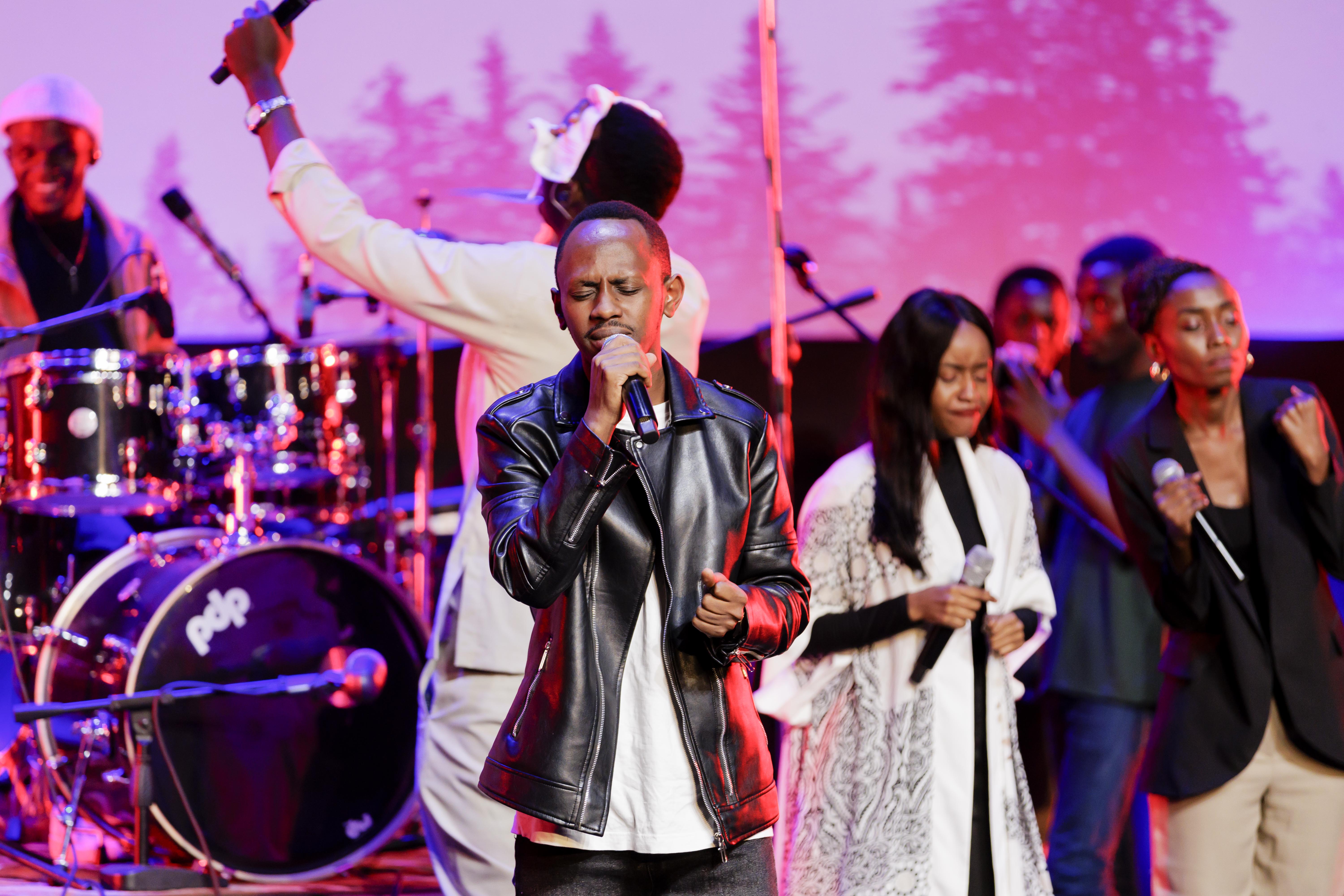Prosper Nkomezi yafashije Christophe kumurika album ya mbere