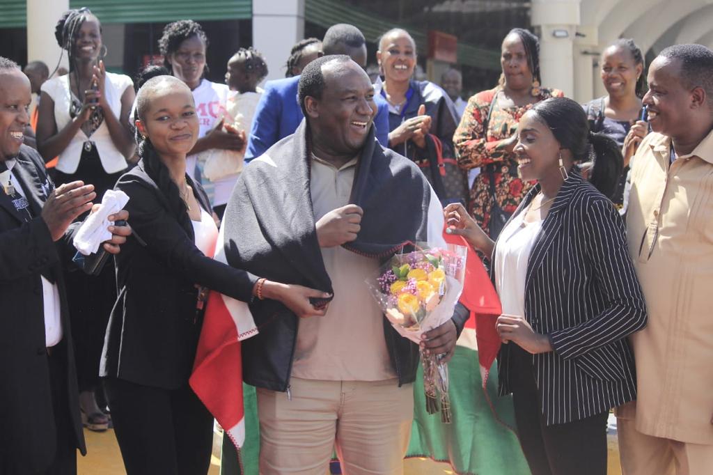 Akigera muri Kenya, Bishop Rugagi yahawe indabyo