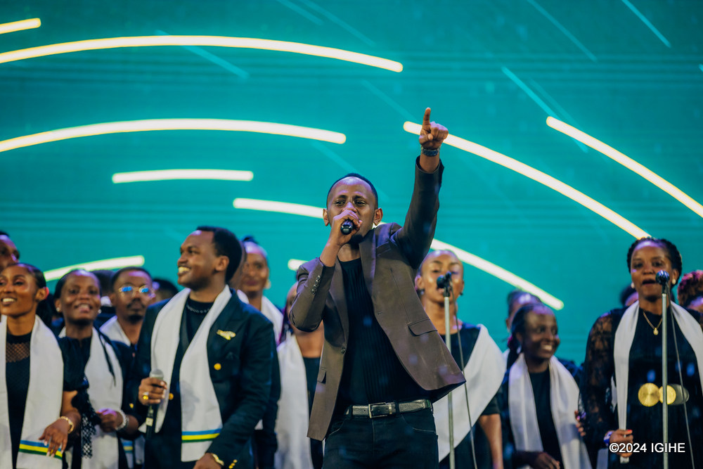 Prosper Nkomezi aririmba