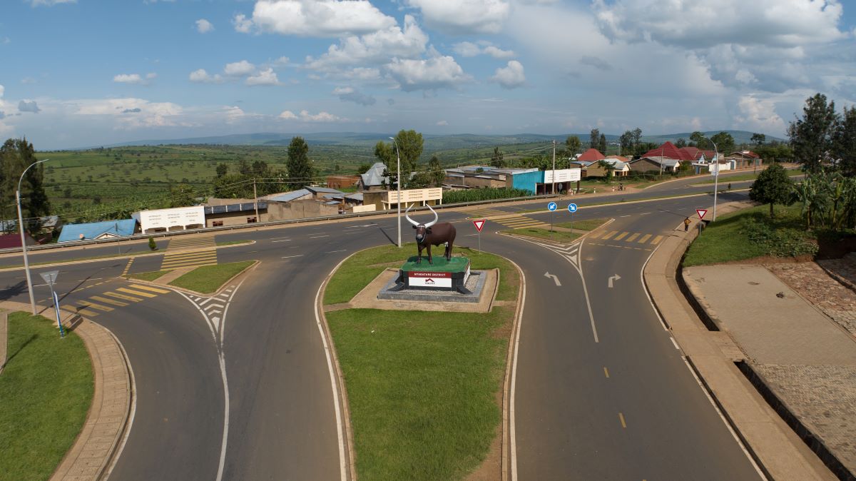Ryabega ahari umuhanda ukomeza Kagitumba n'undi ukomeza mu Mujyi wa Nyagatare