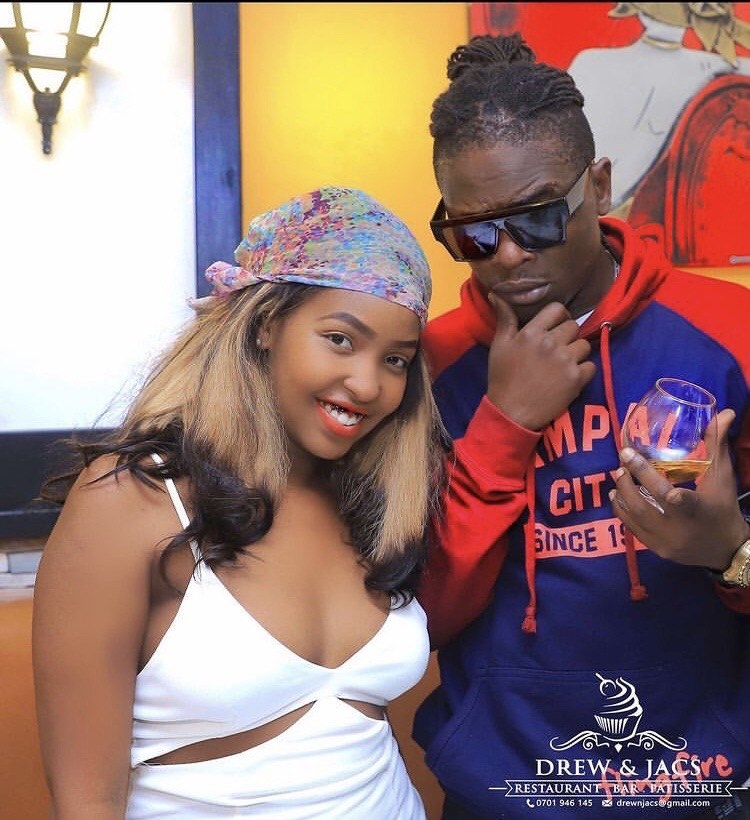 Sandra Teta yiyunze na Weasel