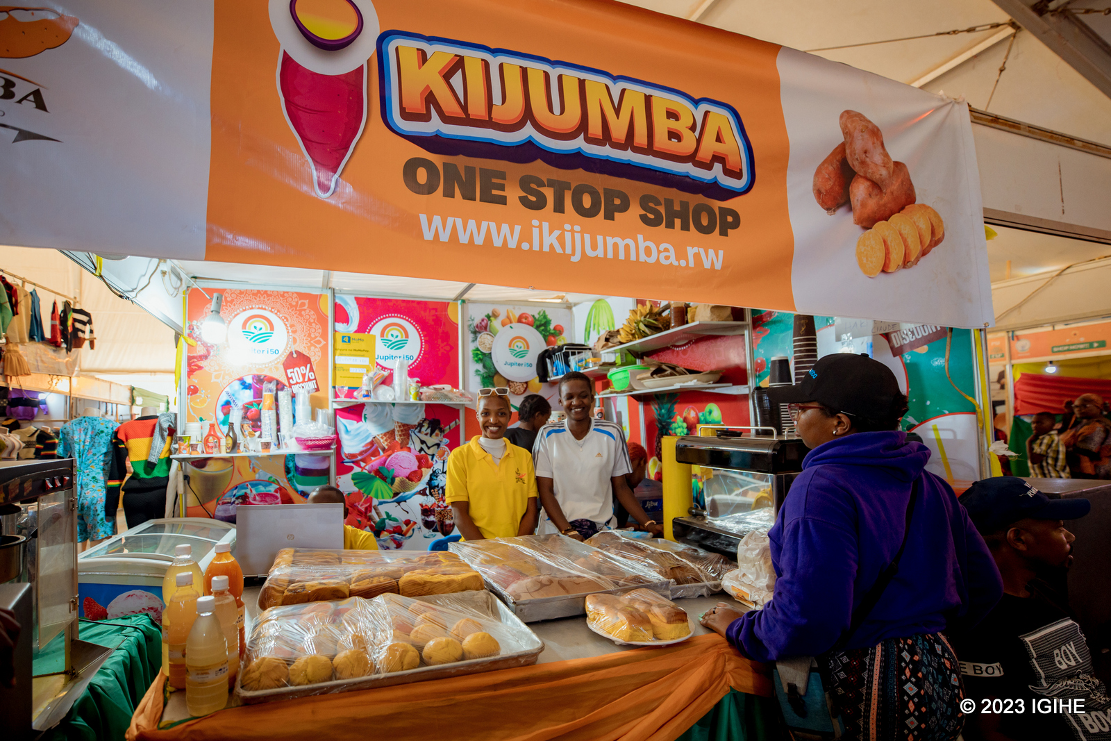 Imigato ikorwa mu bijumba iri gucuruzwa muri Expo i Gikondo
