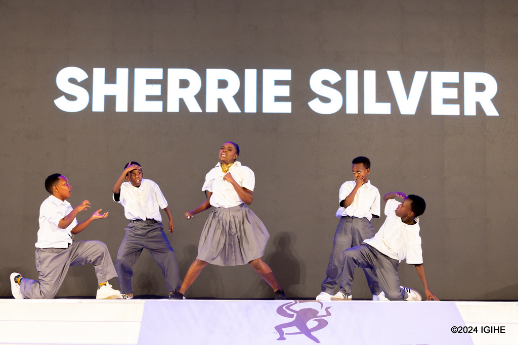 Sherrie Silver yagaragarije abakunzi be ko byina bikimuri mu maraso