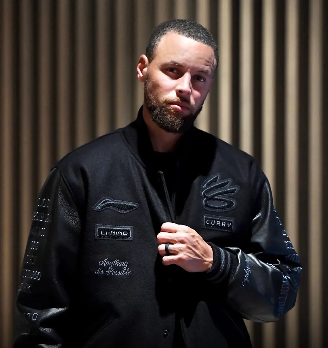 Stephen Curry azamara imyaka 10 akorana na Li Ning