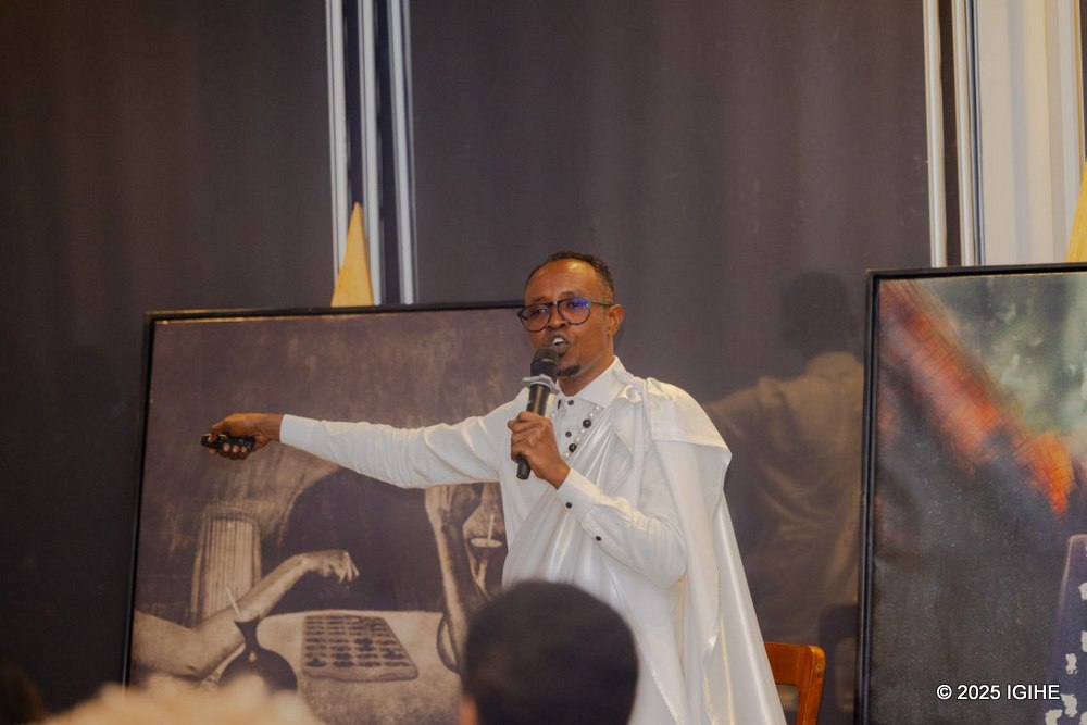 Mbanzabugabo yasobanuye ko ibi bihangano binavuga amateka mbere y'uko abakoloni bagera mu Rwanda