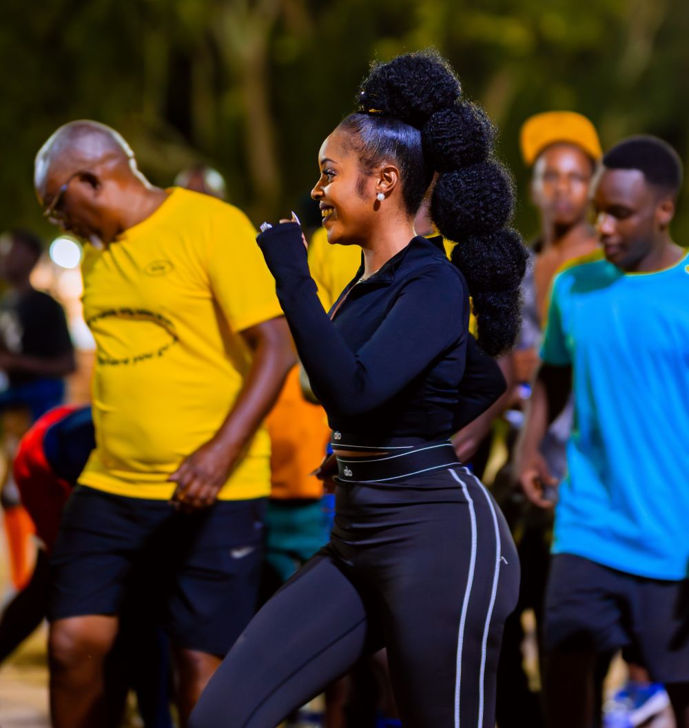 Umuhanzikazi Marina yari yizihiwe muri siporo