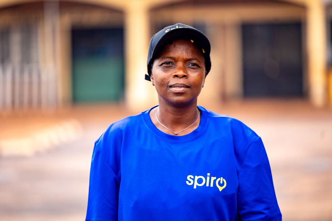 Umuhoza Elevantine yiteze ko moto za Spiro zizabafasha kwizigamira amafaranga menshi