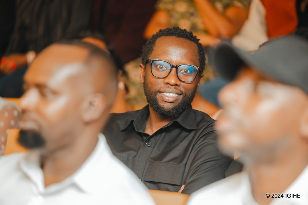 Umunyarwenya Japhet Mazimpaka yizihije Pasika ashyigikira Tonzi mu gitaramo cye