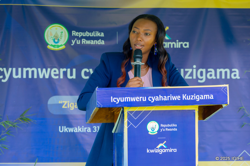Umuyobozi wungirije w’Akarere ka Gicumbi, Uwera Parfaite, yagaragaje ko mu Karere ka Gicumbi abaturage bamaze kwizigama arenga miliyari 2 Frw muri Ejo Heza