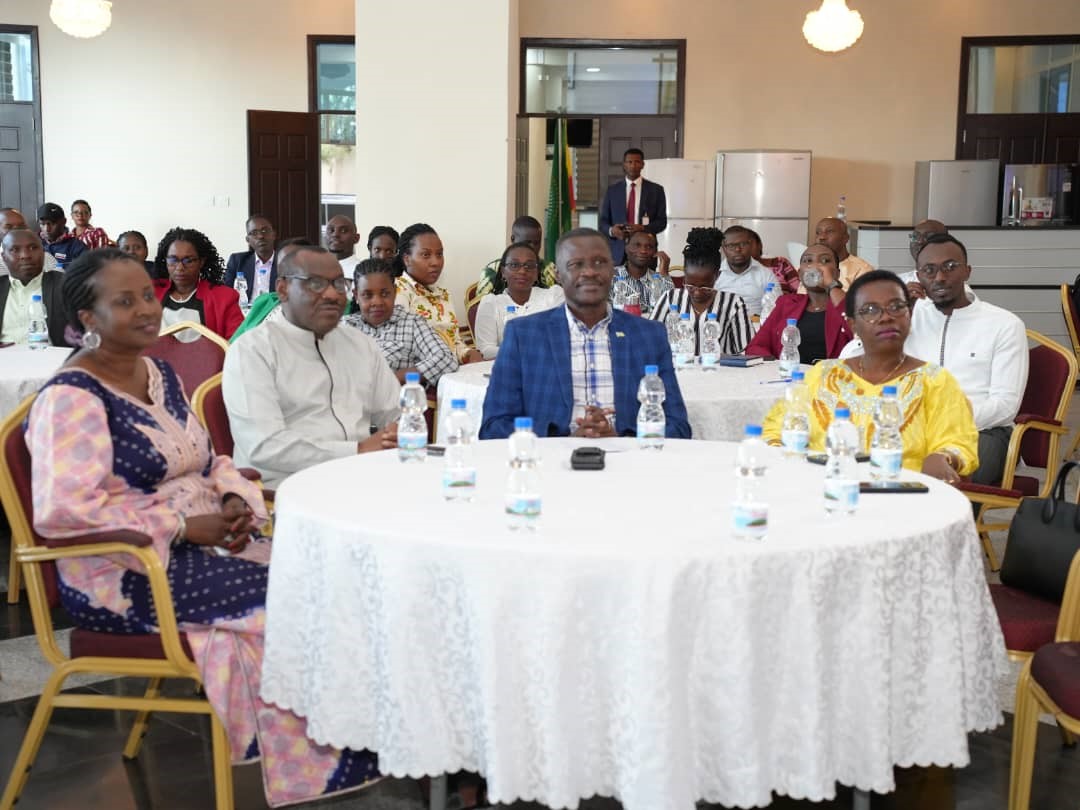 Umuyobozi wungirije muri Komisiyo ya Afurika Yunze Ubumwe, Dr. Monique Nsanzabangwa (ubanza iburyo), yitabiriye uyu muhango