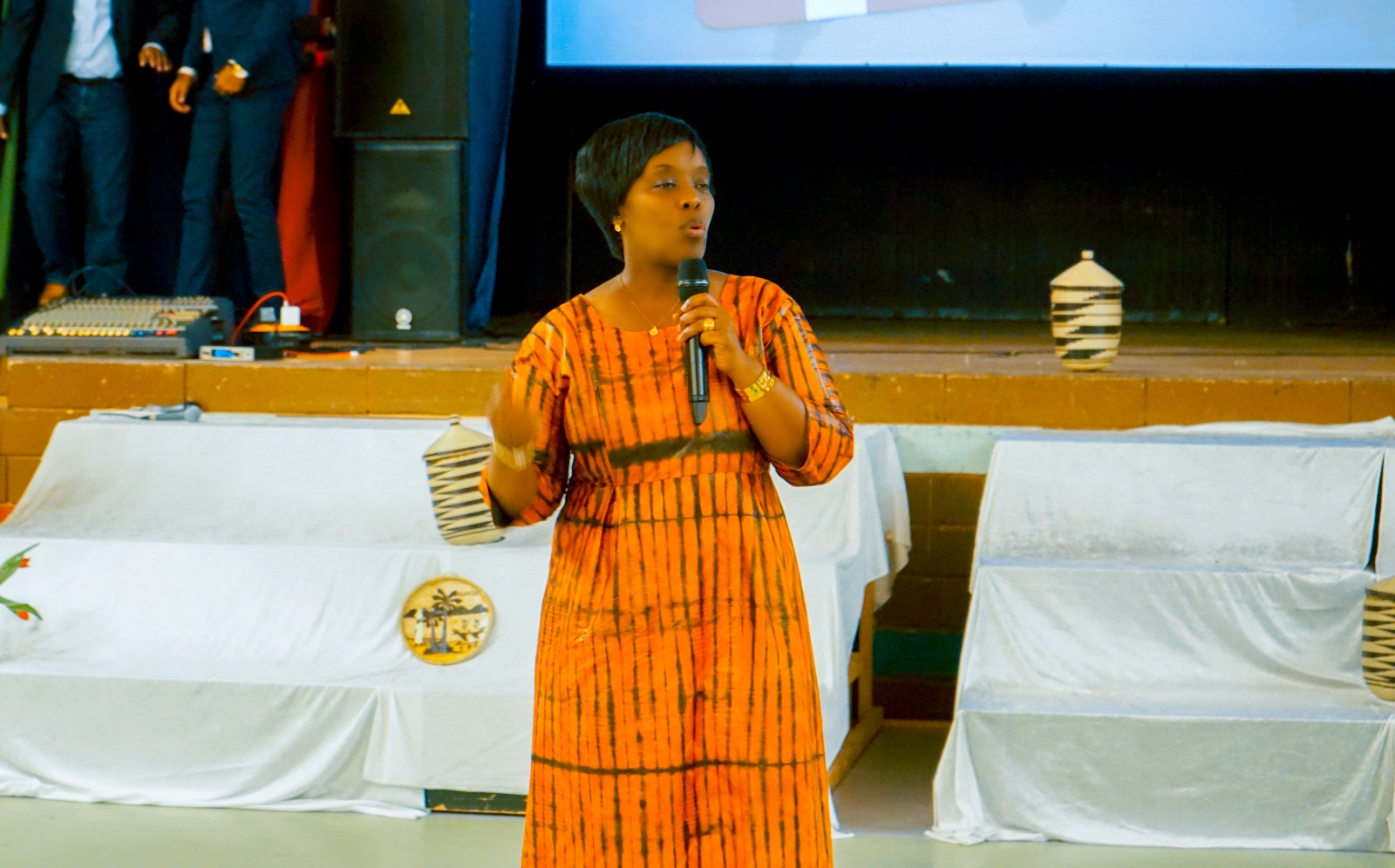 Amb. Dr Diane Gashumba avuga ijambo