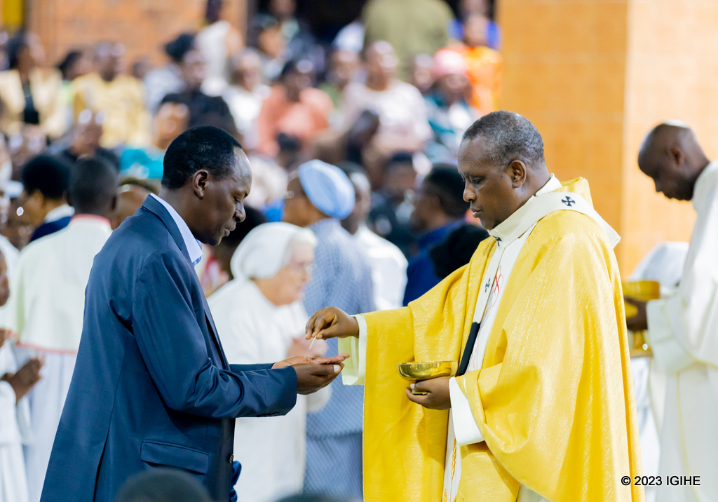 Mu bitabiriye iyi misa harimo na Perezida w’Urukiko rw’Ikirenga, Dr. Faustin Ntezilyayo