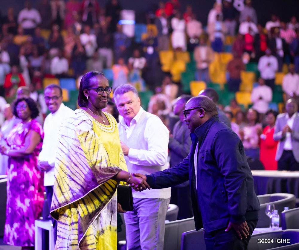 Madamu Jeanette Kagame yari umushyitsi mukuru mu gitaramo Christmas Carols cya Chorale de Kigali