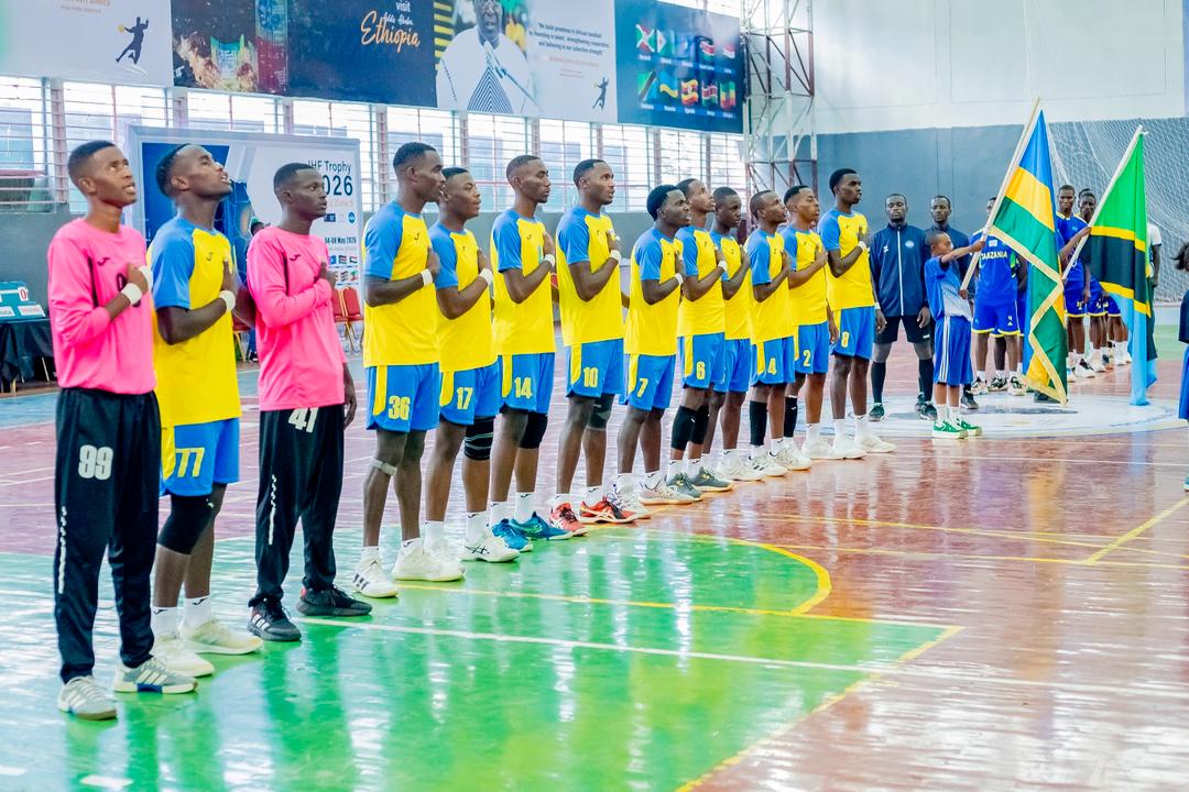Ubwo abakinnyi b'u Rwanda baririmbaga Rwanda Nziza mbere y'umukino