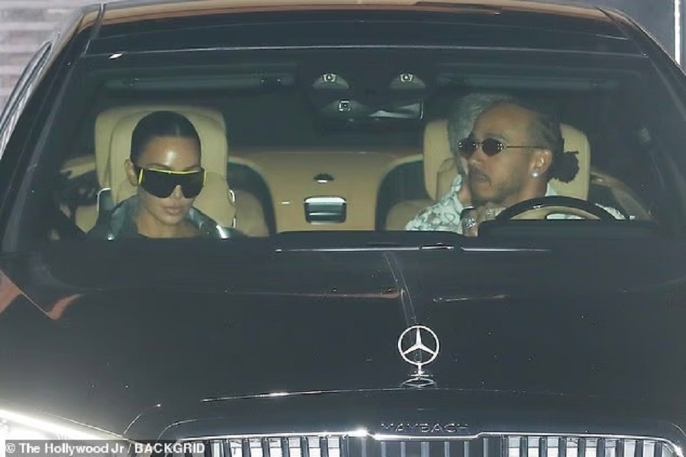 Lewis Hamilton na Kim Kardashian bajyanye mu modoka imwe