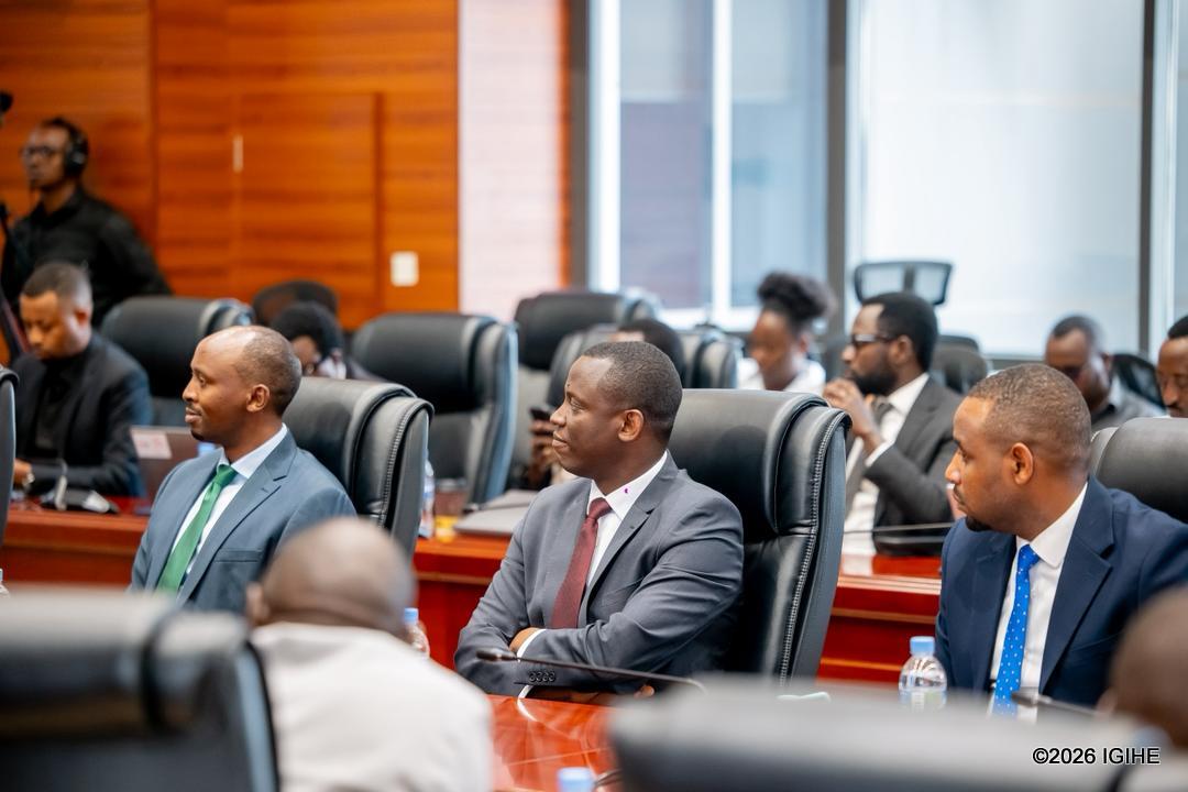 Ikiganiro n'abanyamakuru cyarimo abaminisitiri batandukanye barimo uw'Ubuzima, Dr Sabin Nsanzimana, Dominique Habimana w'Ubutegetsi bw'Igihugu na Amb. Uwihanganye Jean de Dieu, Umunyamabanga wa Leta muri MININFRA