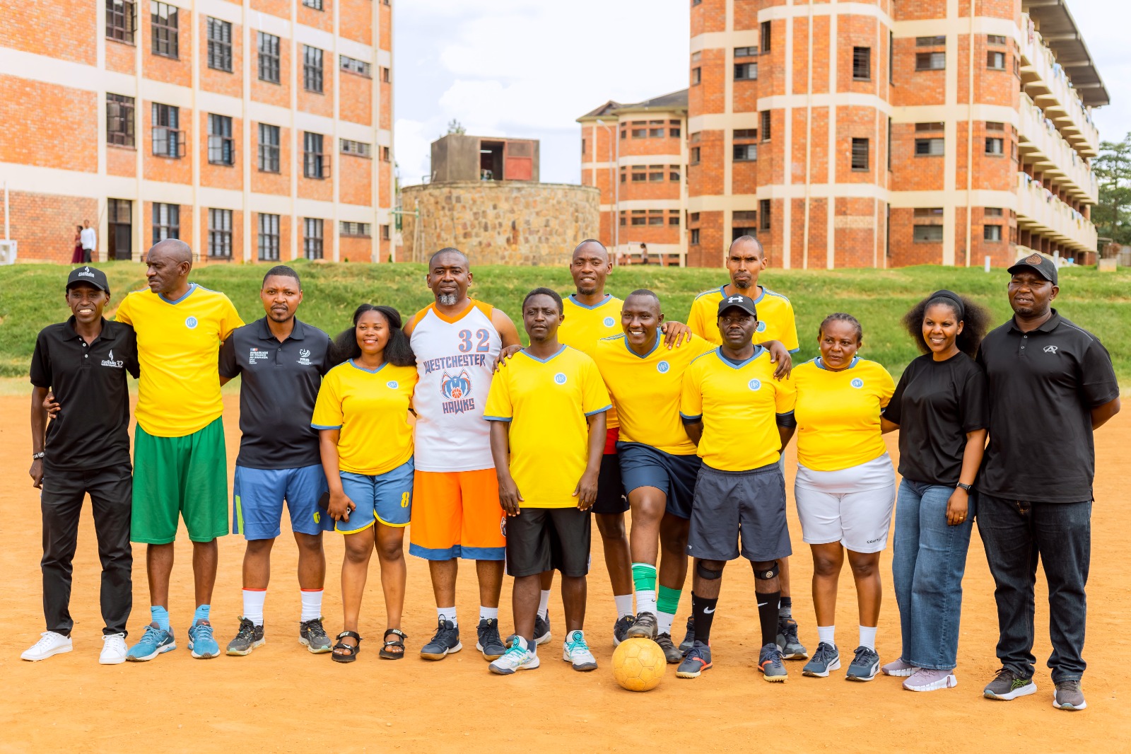 Abize siporo mu myaka itambutse, bakoze ikipe yabo bakina n'abakiri kwiga muri Kaminuza y'u Rwanda