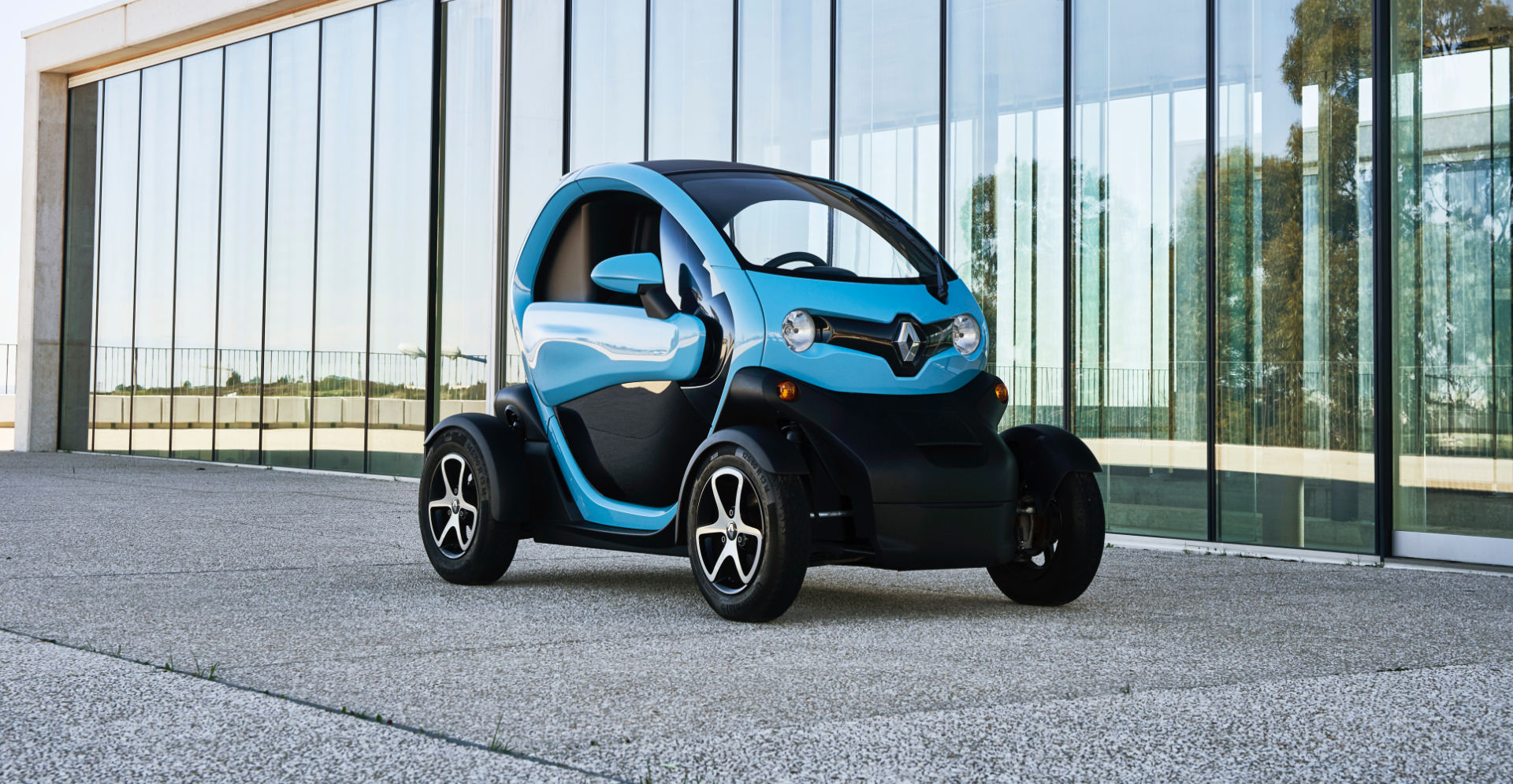 Twizy ni ntoya cyane ku buryo n’utuyira duto two mu Mujyi wa Kigali tuyibera tunini
