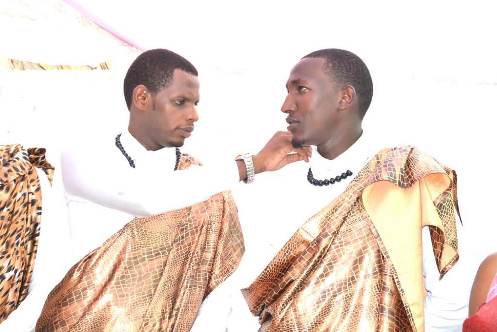 Yanga na Junior ni abavandimwe bamamaye mu gusobanura filime