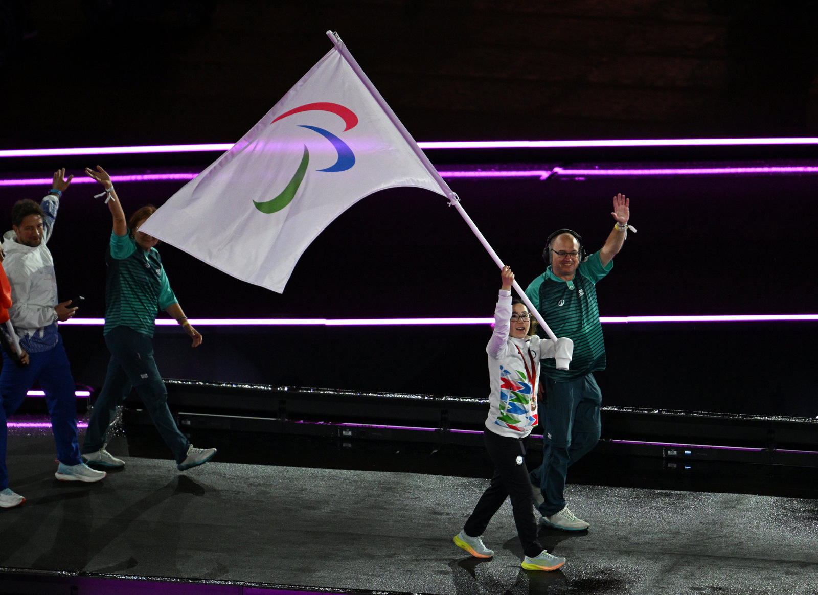Ibendera ry'ikirango cy'Imikino Paralempike rimaze kugera ahabereye ibirori