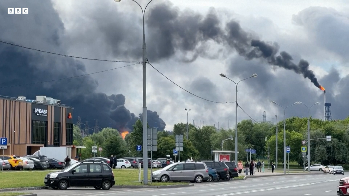 Ingendo z’indege i Moscow zahagaritswe kubera ibitero bya Ukraine