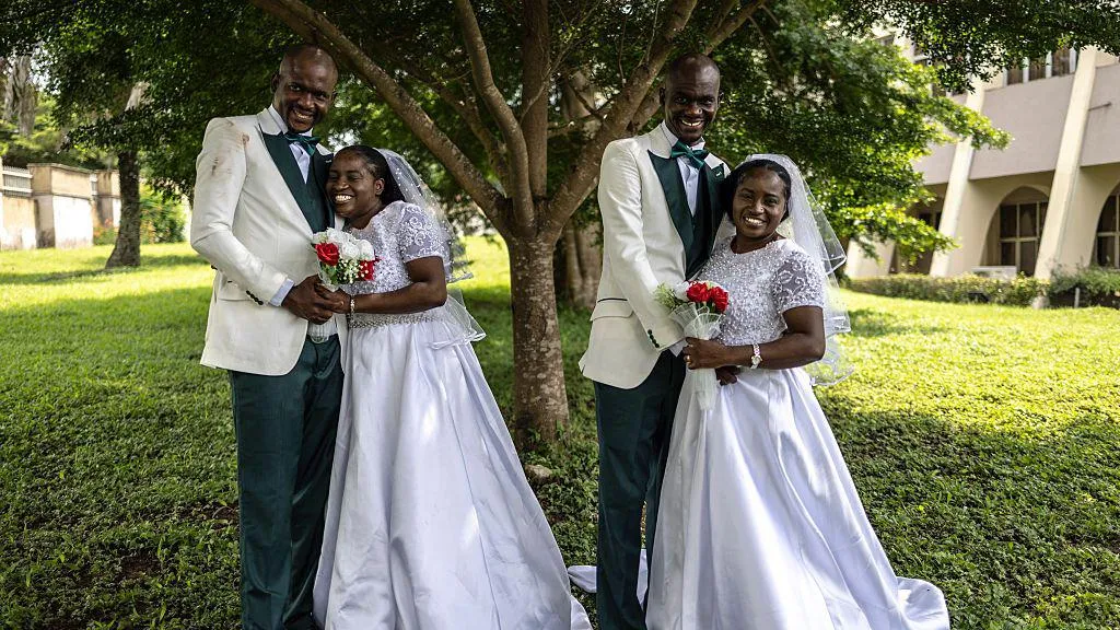 Izi mpanga zashakanye zahuriye bwa mbere muri kaminuza
