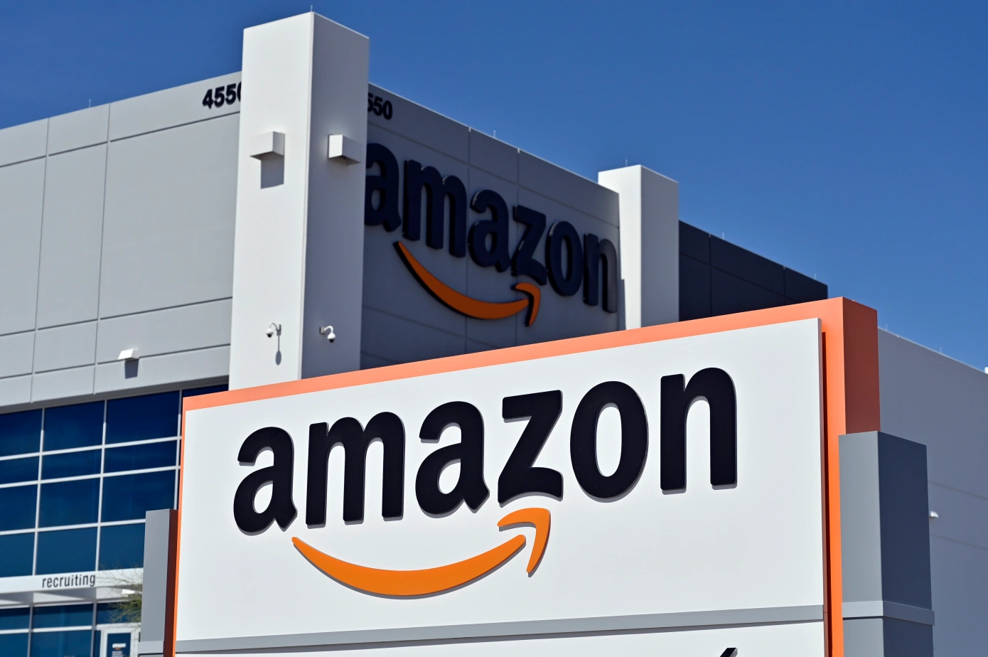 Amazon igiye kugabanya abakozi ibihumbi 18