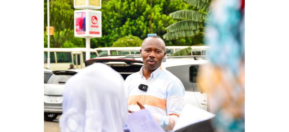 Umuyobozi w’Akarere ka Rubavu, Mulindwa, mu kiganiro yahaye abatashye yabibukije ko bageze mu gihugu cyiza aho bagiye gukabya inzozi zabo
