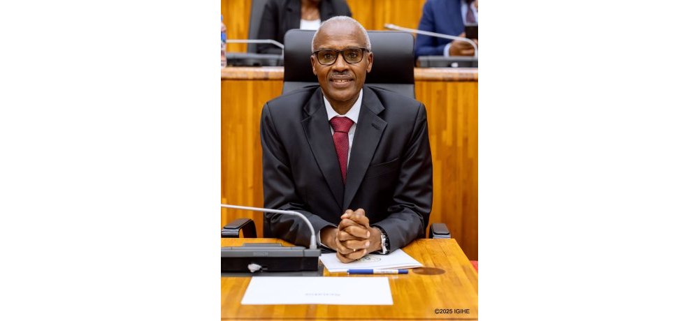 Dr. Muligande Charles yabaye Umusenateri avuye mu kiruhuko cy’izabukuru