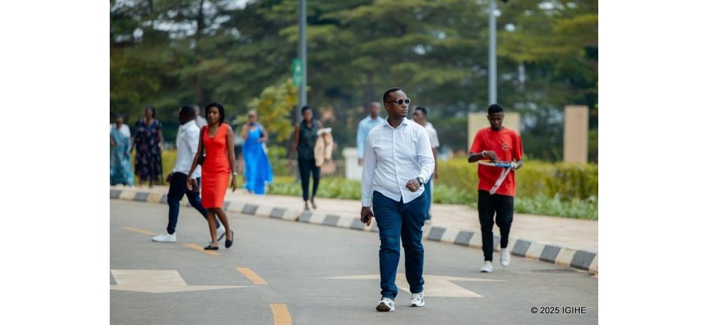 Ni ibirori byitabiriwe n’abantu b’ingeri zose, bishimira imyaka 125 Kiliziya Gatolika igeze mu Rwanda