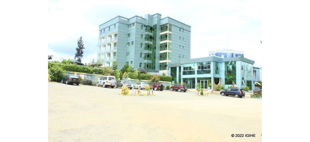 Abagana iyi hotel bateganyirijwe parking nini