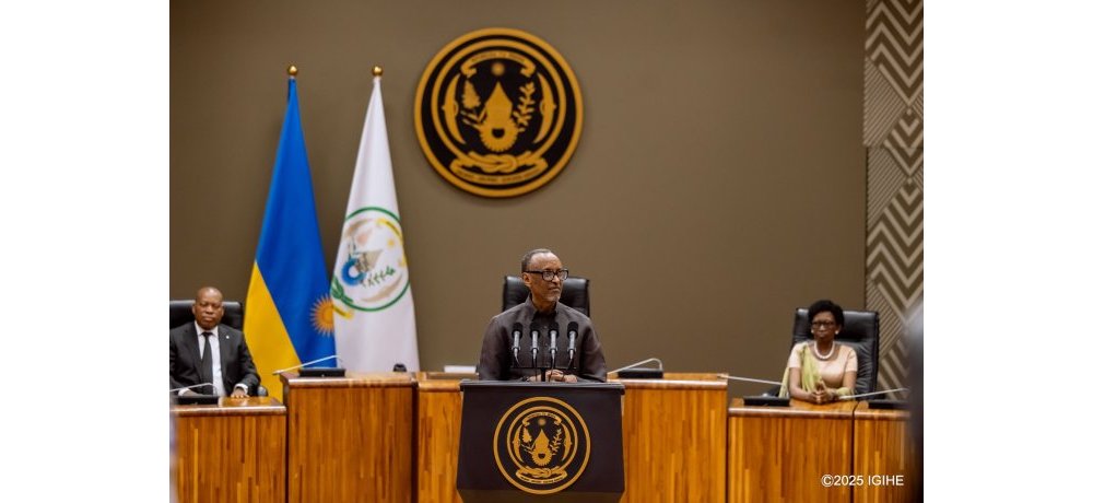 Perezida Paul Kagame yasabye abayobozi bashya barahiriye kwinjira mu nshingano, gushyira imbaraga mu kuzuza inshingano barahiriye