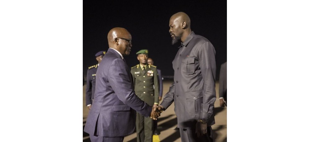 Perezida wa Guinee- Conakry, Mamadi Doumbouya yakiriwe na Minisitiri w’Ingabo Juvenal Marizamunda