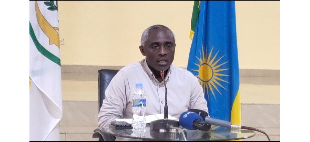 Umuyobozi w’Akarere ka Rusizi, Sindayiheba Phanuel, yagaragaje ko hakenewe kubakwa inzu 1126 z’barokotse Jenoside yakorewe Abatutsi