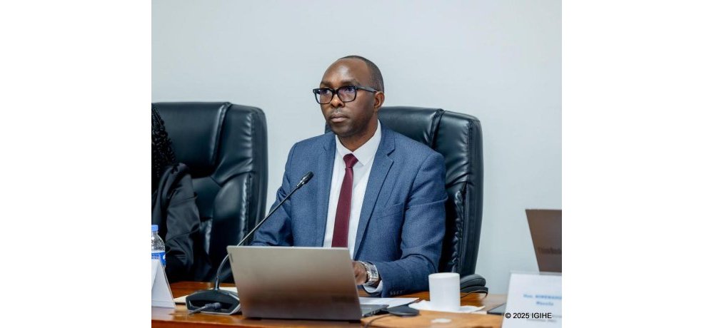 Perezida wa PAC, Muhakwa Valens, 
