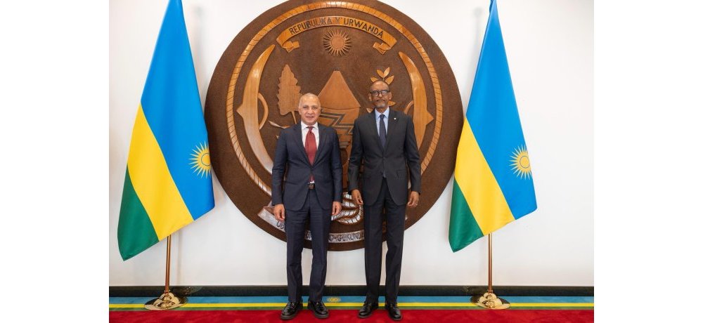 Perezida Kagame aherutse kugirana ibiganiro na Hossam El Shaer, Umuyobozi Mukuru wa Sunrise Resorts & Cruises