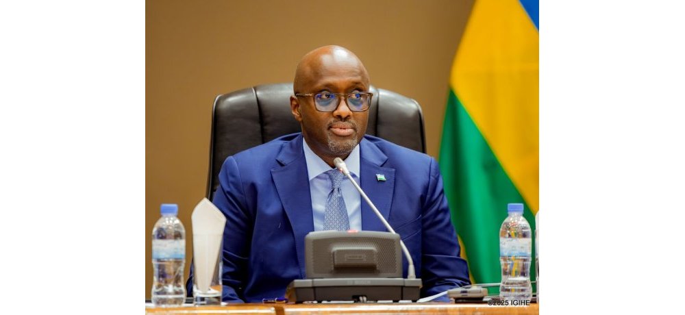 Minisitiri Nduhungirehe yavuze ko bitumvikana uburyo amahanga yemera ko RDC ari yo yica agahenge ariko mu matangazo bakabyigurutsa