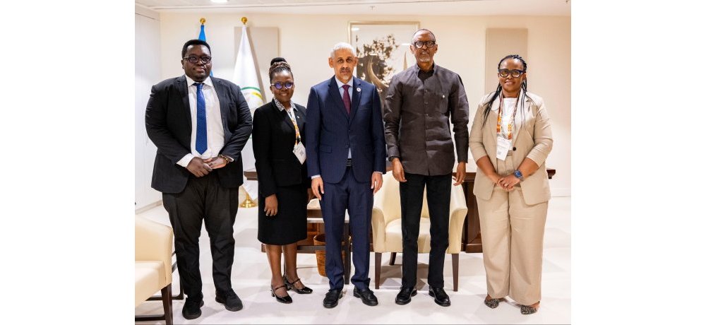 Perezida Kagame ari kumwe n’abayobozi b’u Rwanda yakiriye Dr. Sidi Ould Tah uyobora AfDB 
