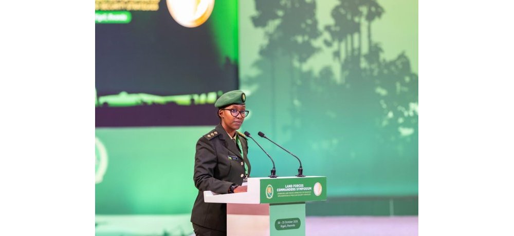 Capt Arielle Sekamana ari mu bayoboye ibiganiro byo ku munsi wa mbere